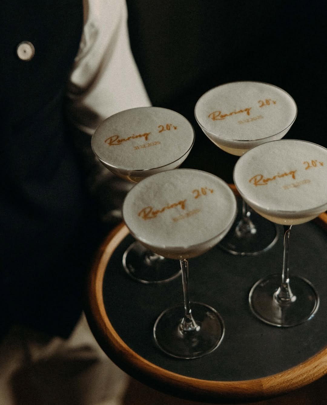 Party time at Grace La Margna St Moritz, featuring cocktails delivered on a round @rewthink service tray with a non-slip silicone base. 

Cheers! 🍸 

📸 @gracestmoritz