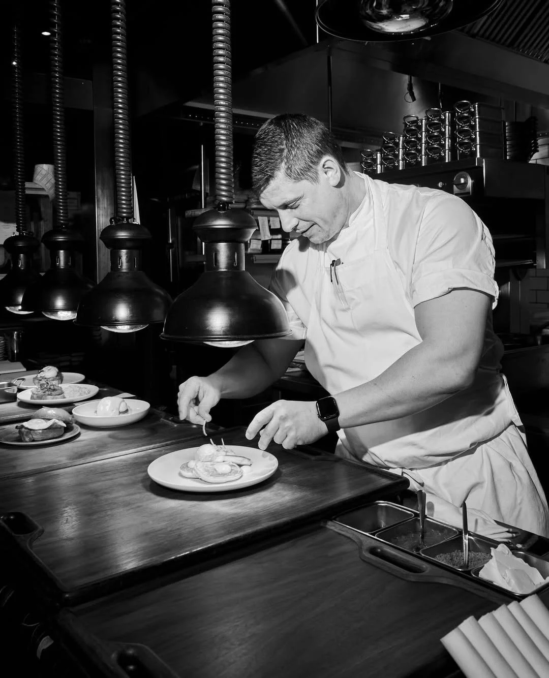 A great behind-the-scenes shot of our large classic service trays at the pass at The Spence at Gleneagles Townhouse 🖤🤍

Our signature 'inside-out' handles not only provide a secure, comfortable grip, but also ensure no usable space is wasted!

📸 @