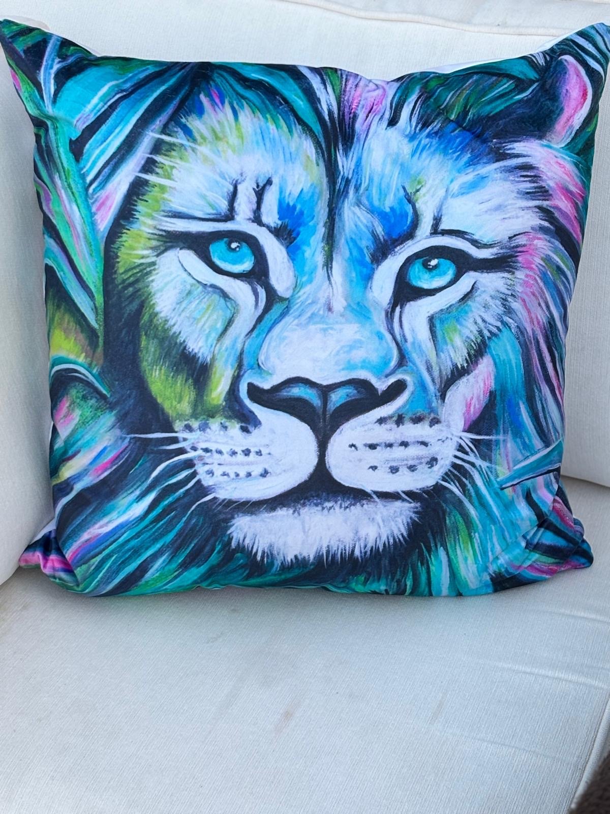Blue Eyed Lion Velvet Cushion