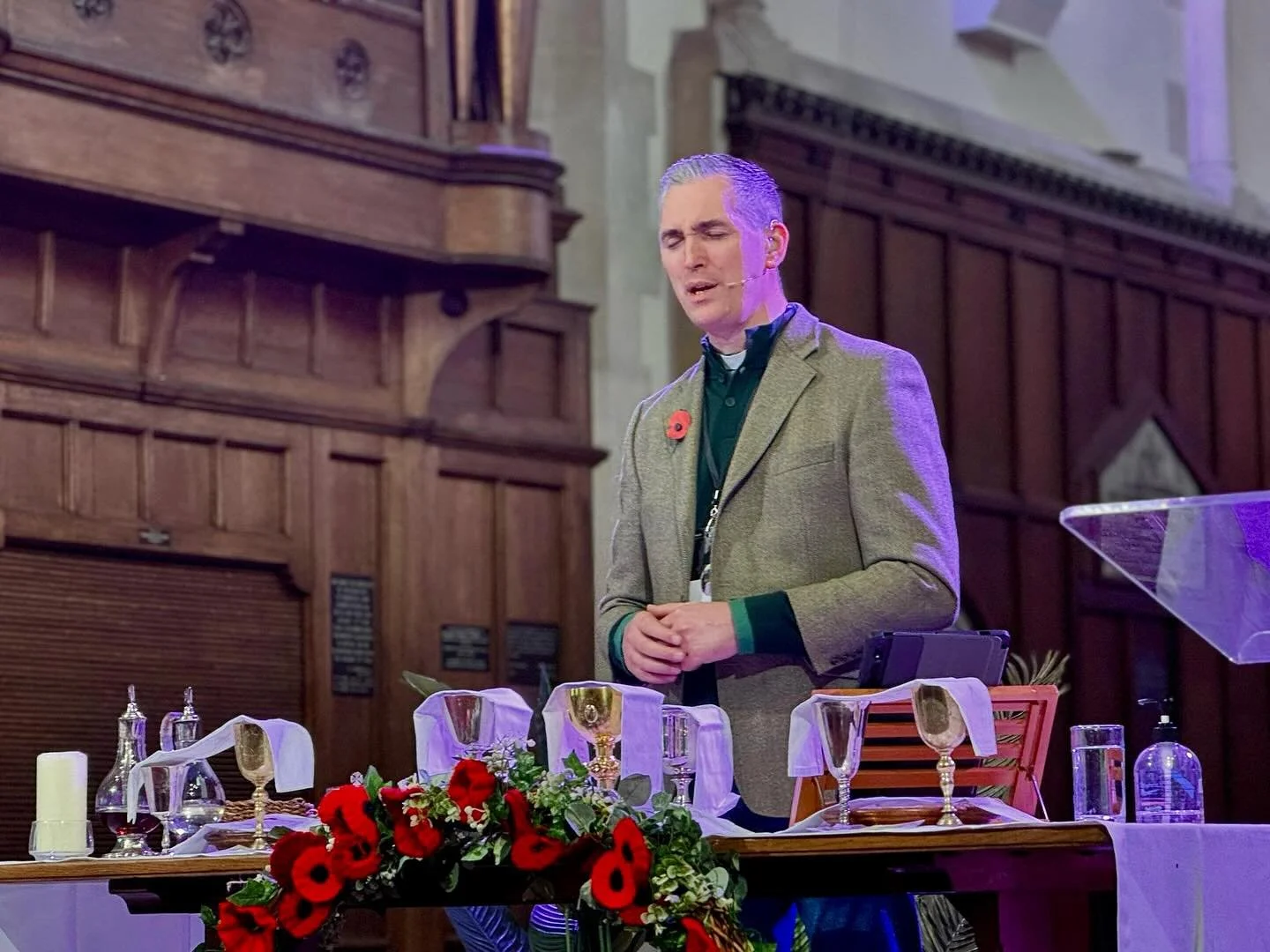 ❤️This morning we remembered.
Not just the wars of history, but the battles we carry within.

James reminds us: &ldquo;The war out there begins with the war in here.&rdquo; Peace doesn&rsquo;t start by changing the world &mdash; it starts by letting 