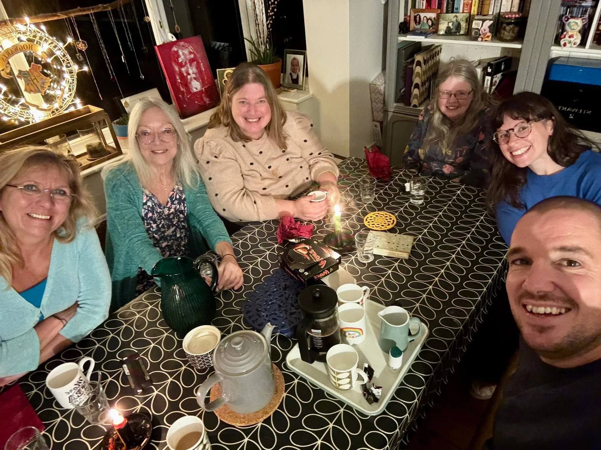 🍴 Join Us at The Kitchen Table! 🍴

Would you like to enjoy some delicious food and have a good old chinwag with our Vicar? Well, here&rsquo;s your chance! This is a friendly, relaxed evening where you can ask questions, share thoughts, and connect 