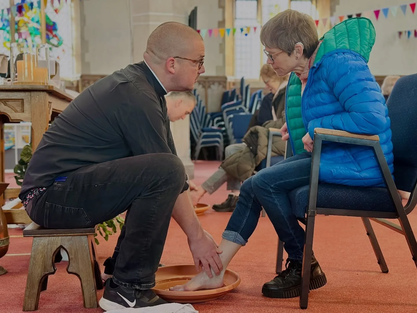 🌿🤍Such a special time at our footwashing service this morning, as we were reminded that true greatness is found in serving others, following the example of Jesus&rsquo; humility and love.
