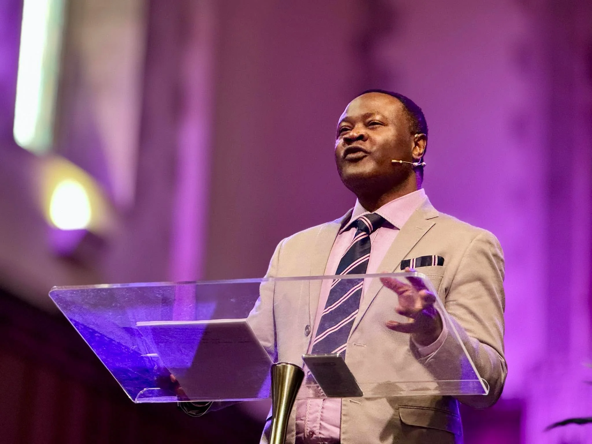 WE ARE LIVE! 🎥

Whether you&rsquo;re right around the corner or across the globe, we want to worship with you. Join us this morning at 9:30am &amp; 11am.
Distance is no barrier&mdash;why not come and join us from wherever you are? See you in the com