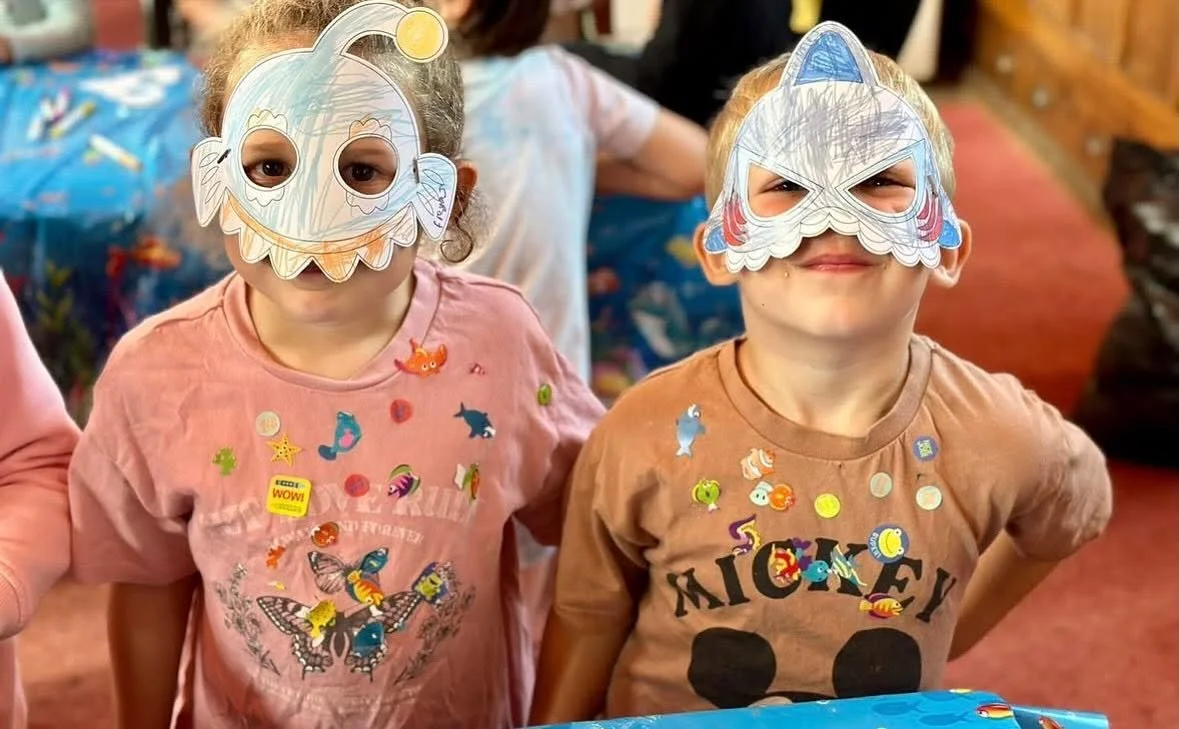 🌟Family Fun Day is here! 

See you this Saturday 26th at 10am for some crafts, soft play, bouncy castles and warm pastries. No need to sign up, just come and join☺️