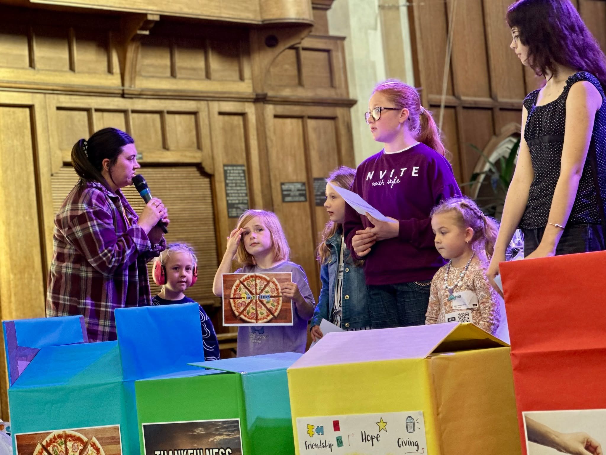 🌾A HUGE thank you to everyone who donated food at our Harvest Service, we donated 145kg to Weston Food Bank, and helped stock up the shelves at Walliscote School too😁