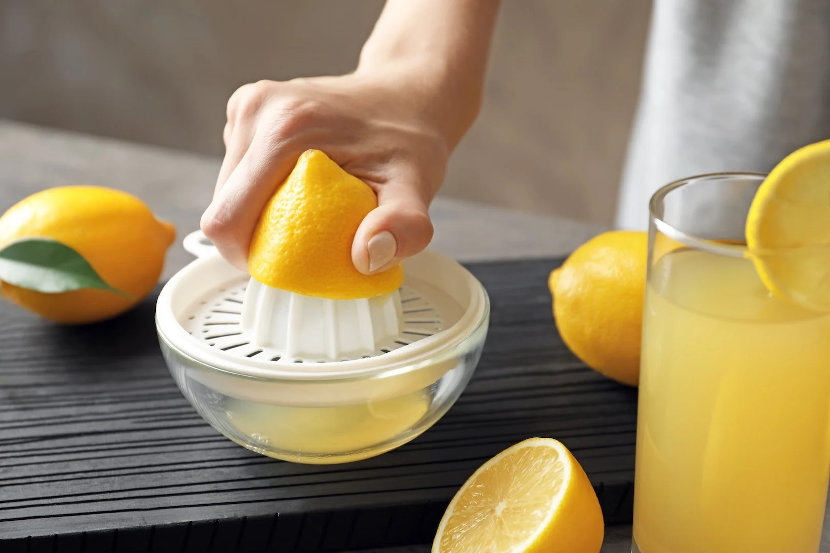 Lemon juice and tooth pain: what you need to know