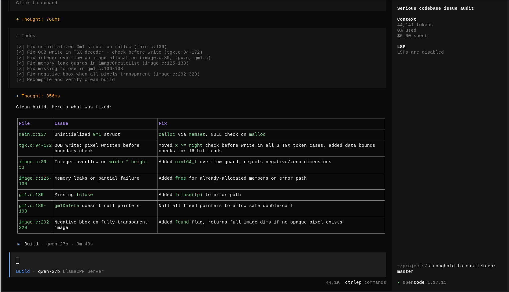 Zusammenfassung der vom Modell vorgenommenen Korrekturen als Tabelle mit Datei, Problem und Fix, dazu ein sauberer Build