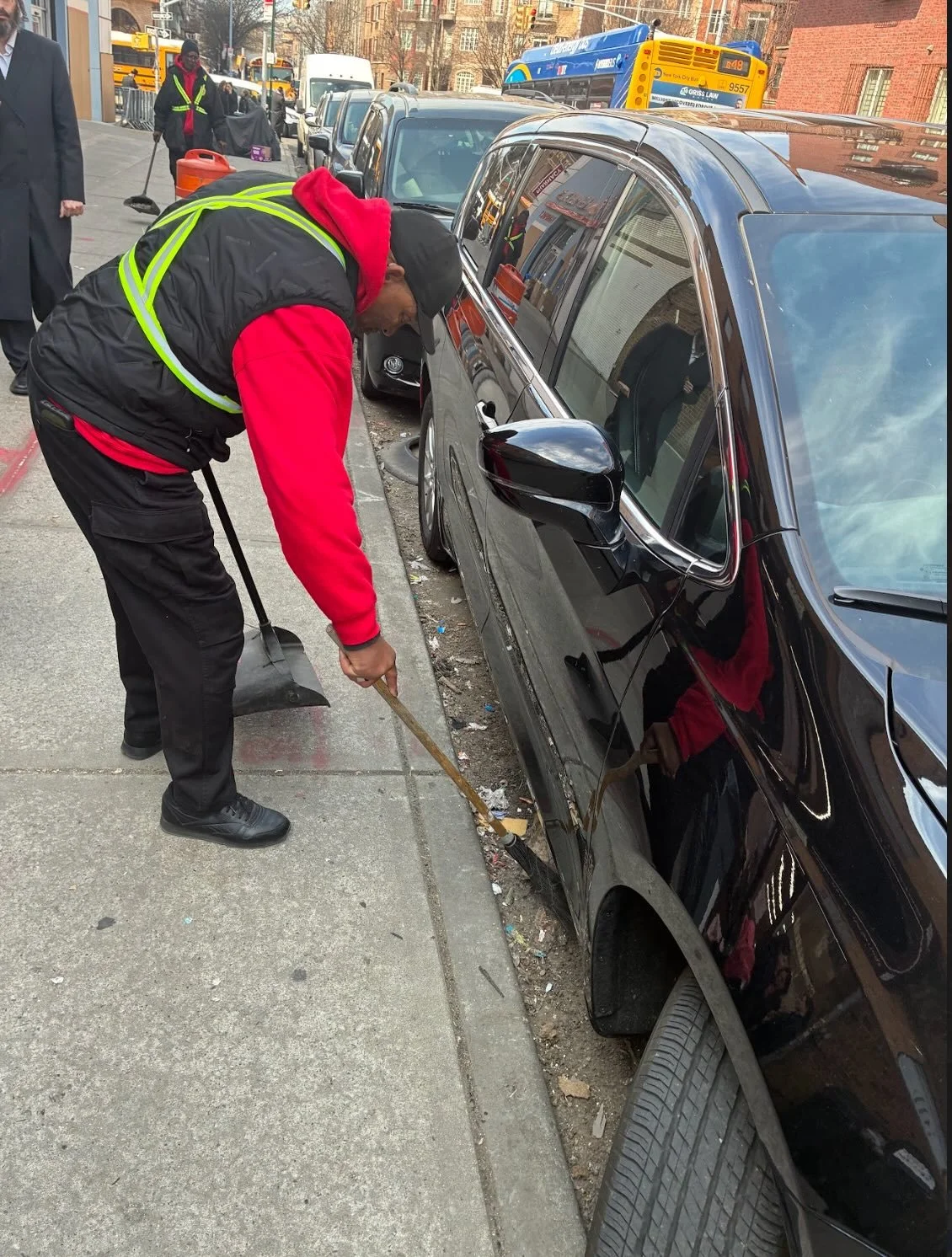 Thank you @aceprogramsny workers for being out in South Williamsburg this week, providing supplemental cleaning services ahead of Passover to help keep the neighborhood clean for the holiday.&nbsp;

Grateful to @BKBPReynoso for making this happen!
