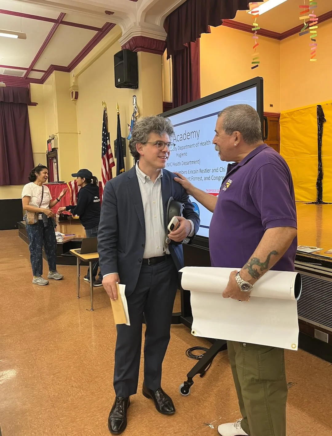 Our office hosted a free Rat Academy with @nychealthy on Monday night to help educate neighbors in Bed-Stuy about how to keep rats out of our neighborhoods. We&rsquo;re funding exterminators in Bed-Stuy and helping containerize garbage at non-public 