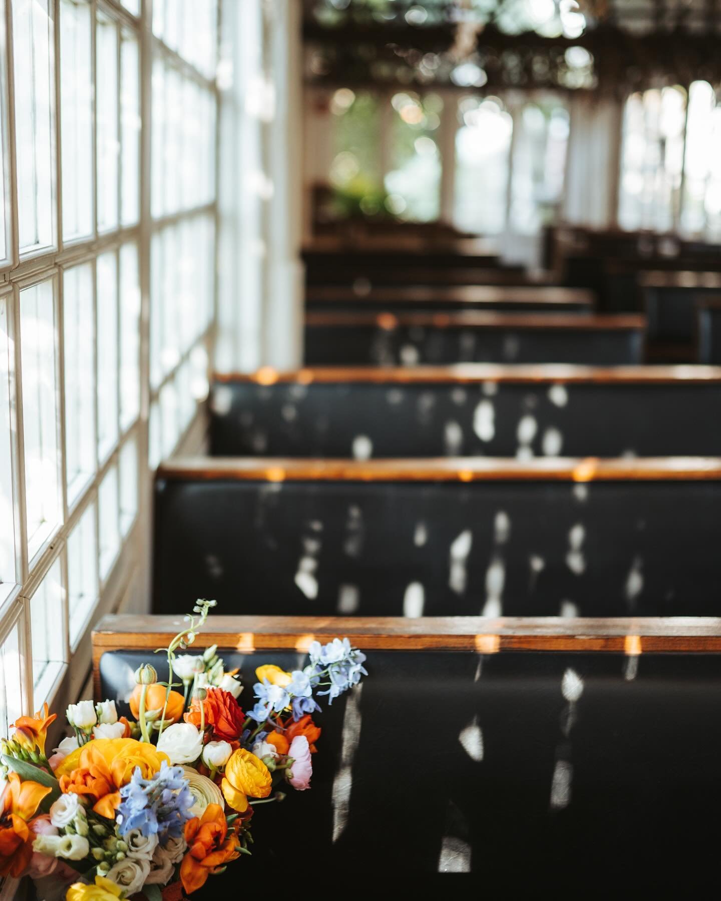Some days ago in beautiful wedding venue @ladue.duesseldorf 

Some details of this beautiful location.
Lovely styledshooting.

Photo by me 🧡
Concept &amp; Organisation:
@valeriawedding_ &amp; 
@sachartschenko_photography
Decoration &amp; Flowers: @l
