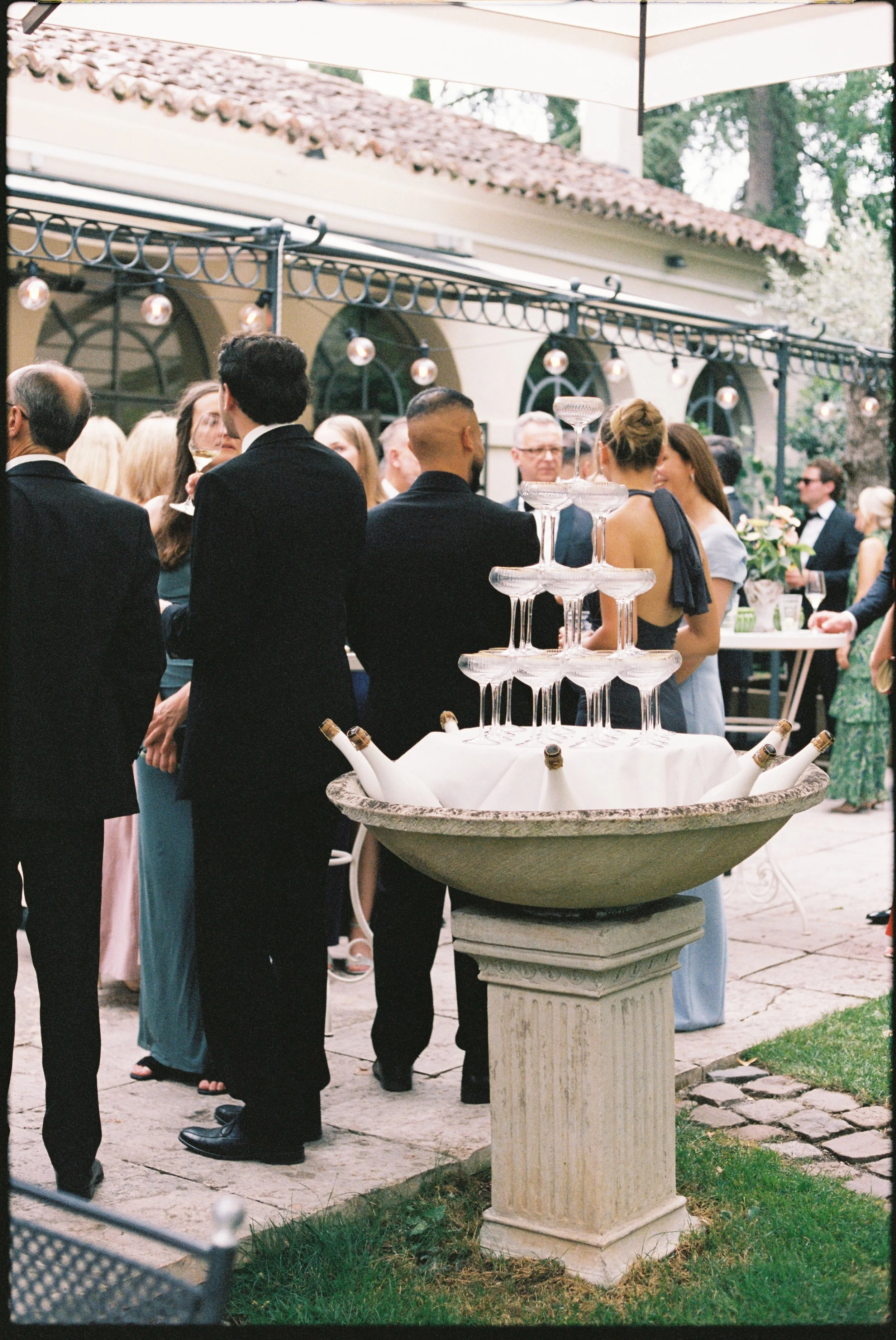 Joana.weddings_HuA_Morrhof Story of AH_0396.jpeg