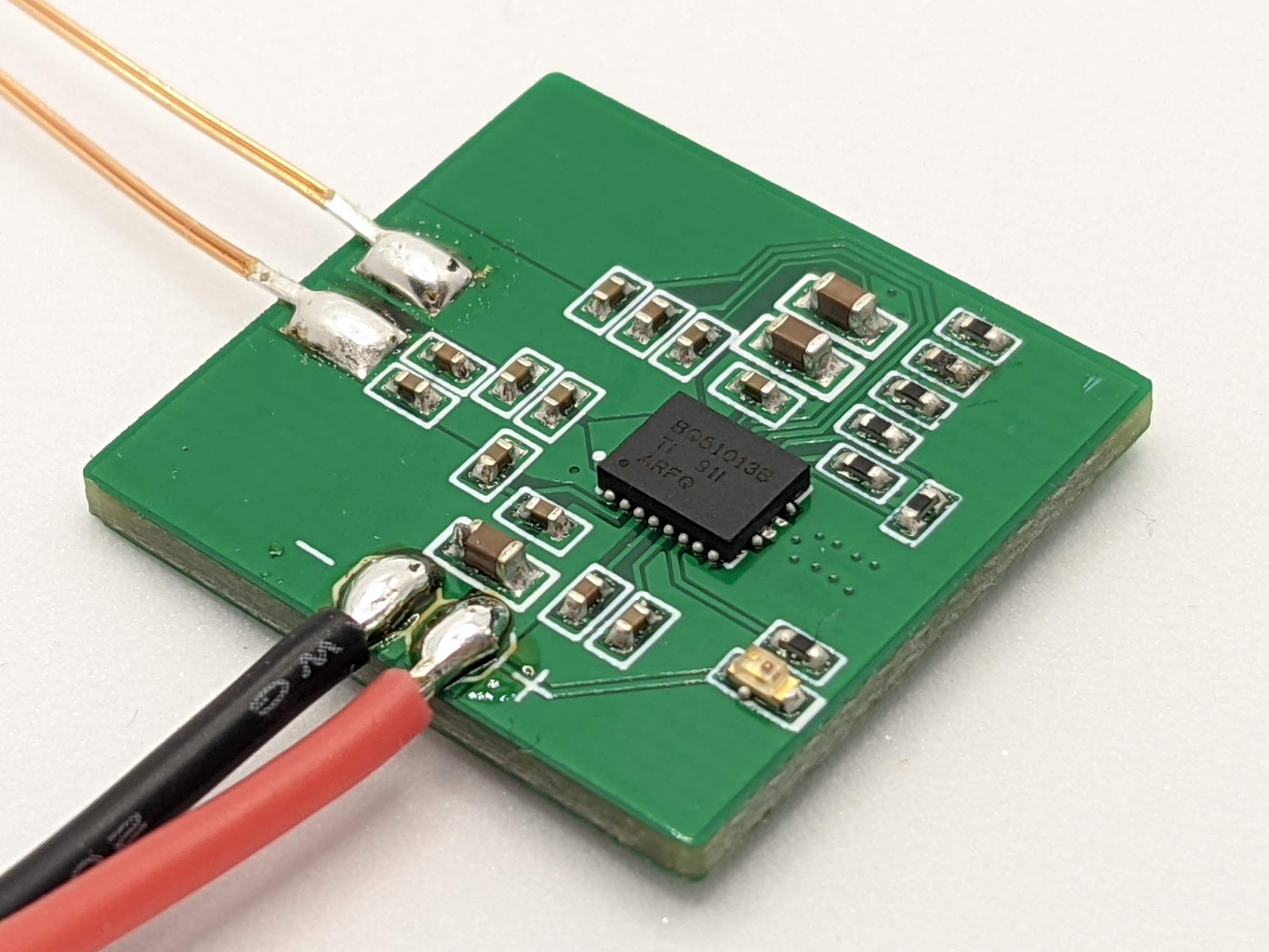 (2021) A QI wireless charger test board. This was a usefully test to make sure my component values are correct before integrating this chip into future projects.