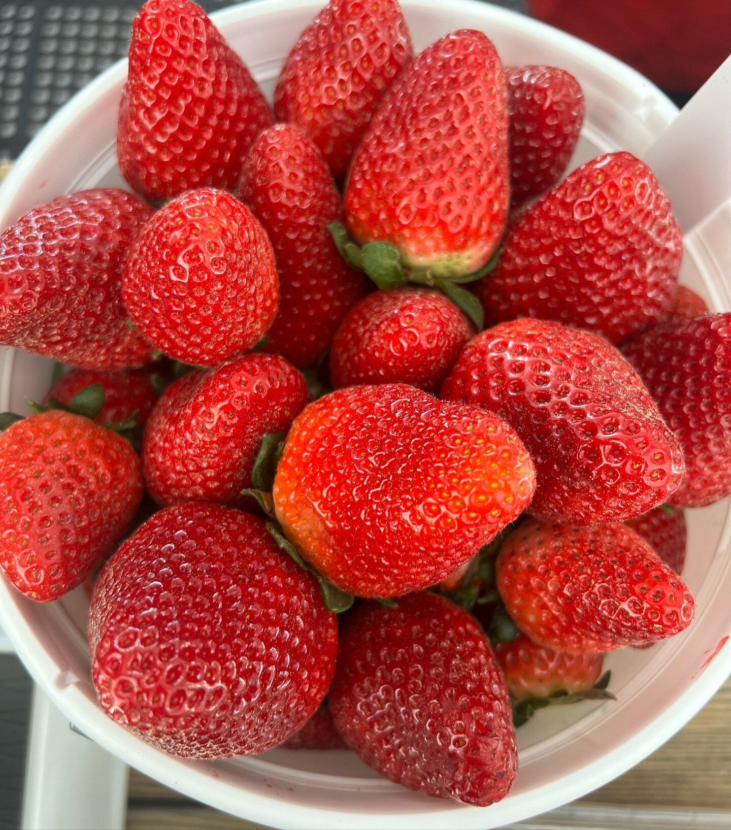 Come out and pick the perfect bucket! 🍓Open 9am-5pm and Sunday 1-5pm