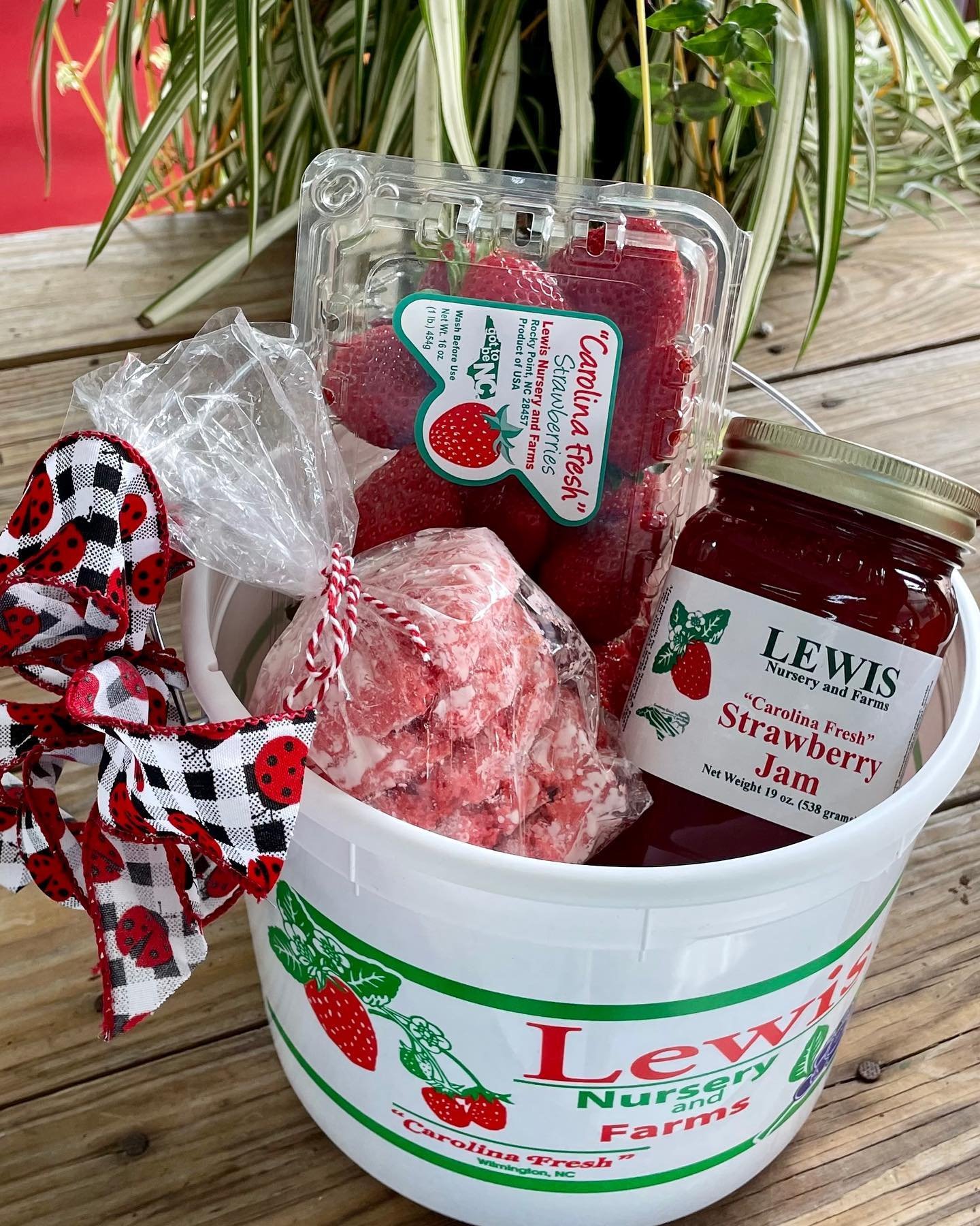 Don&rsquo;t forget your teachers and mothers! Gift buckets available with strawberries, jam, and cookies! 🍓 Our shade house is still full of beautiful flowers, hanging baskets, and combination pots 🌸🪴