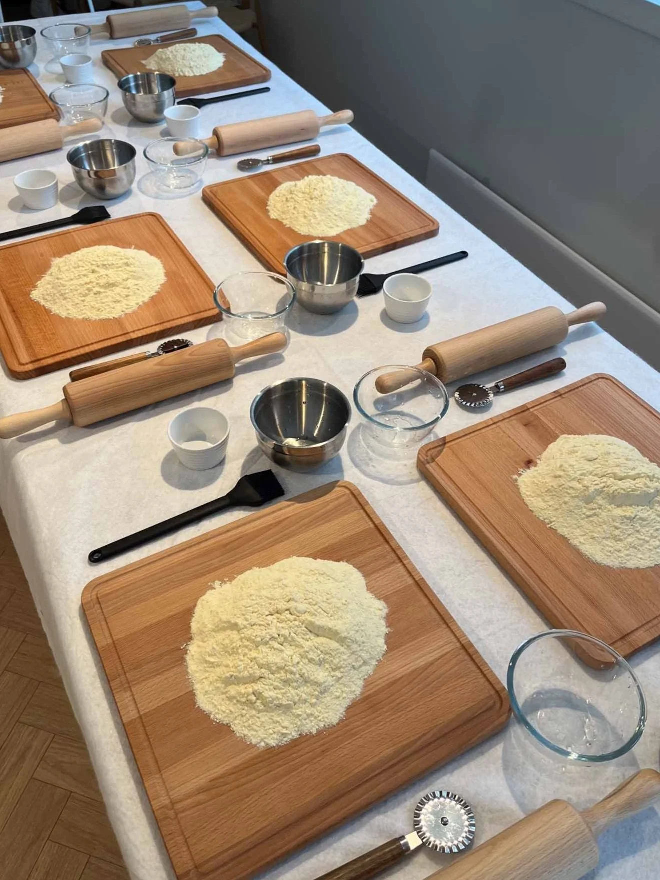 Table with pastamaking equipment