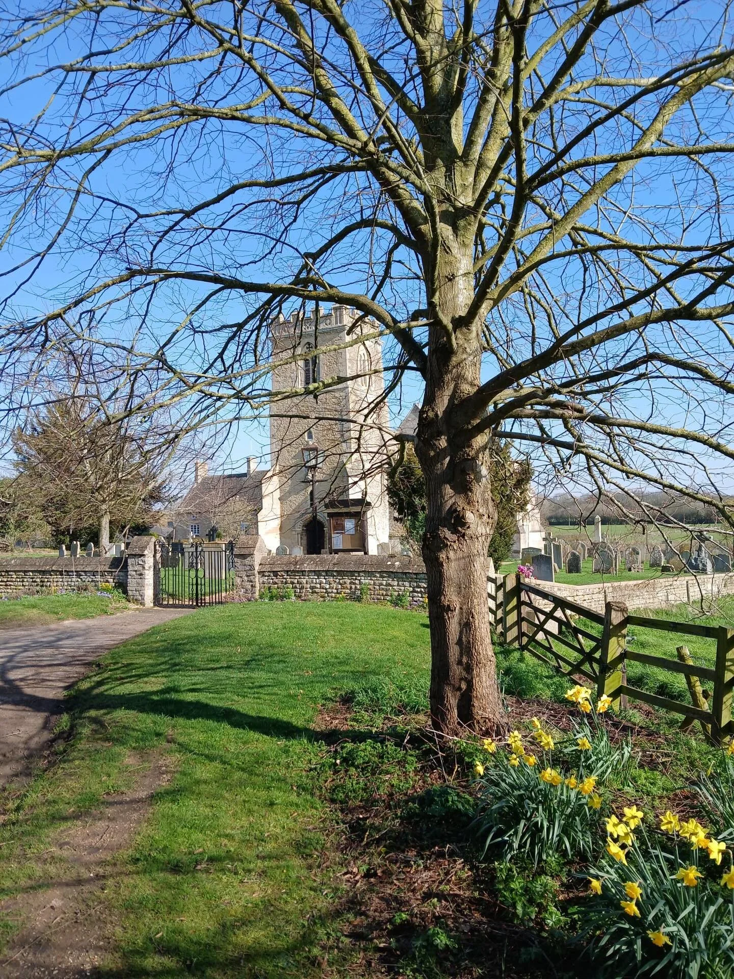 Please join us this Sunday at 9.30am for the March service at St Andrew&rsquo;s with some lovely hymns, spring sunshine and daffodils in the churchyard. As always everyone is very welcome and we hope to see you there.
