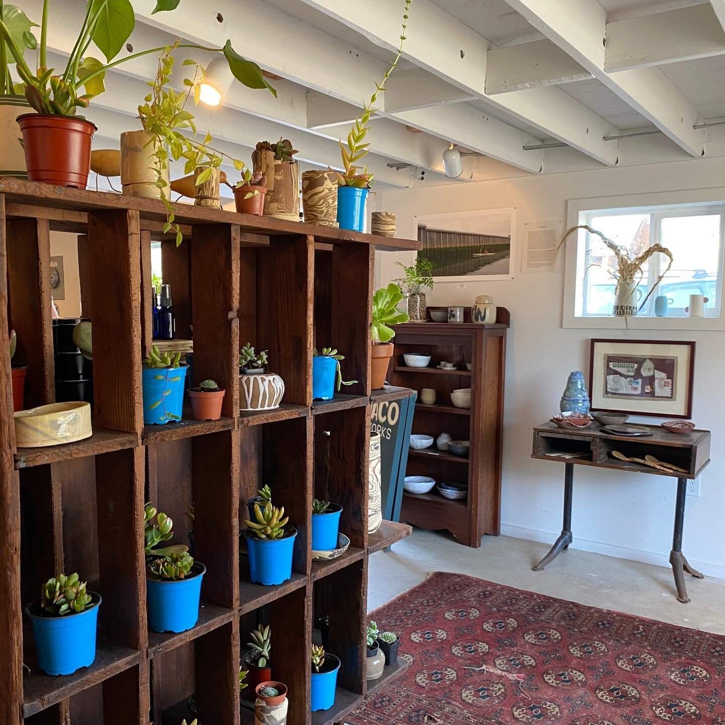 We are hosting an OPEN HOUSE January 1st from 3-7p. 

Open to all! Come see what we're up to, tour our ceramics studio, browse our art gallery or bring a friend and get into some pottery! There will be snacks &amp; great vibes. Set the mood for 2024 