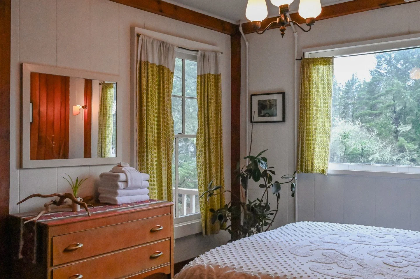 No two stays are quite the same. Each of our accommodations has its own personality, history and charm. Which one's your favorite? Which one are you dreaming about next? Also... Meatball says hi 🐾