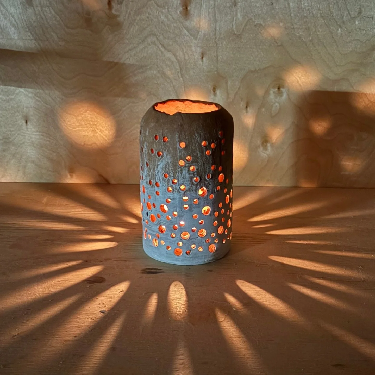 🔥 Upcoming Classes at Ilwaco Artworks:

&bull; Sat&ndash;Sun, Nov 8&ndash;9 &mdash; Burnished Pit Fire Pots (Coil + Terra Sigillata) | 10 AM&ndash;1 PM (+ Pit Fire 11/23) | $100

&bull; Sat&ndash;Sun, Nov 8&ndash;9 &mdash; 2-Day All Levels Wheel Thr