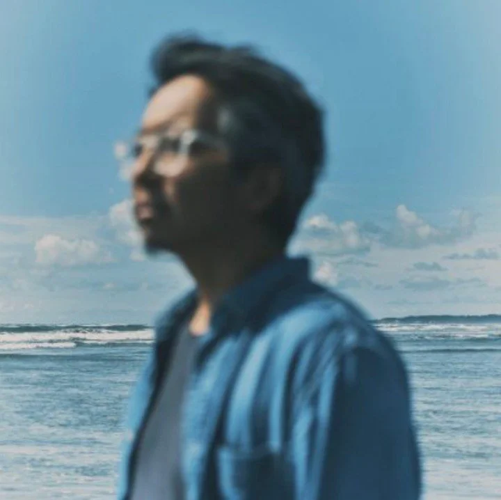 Live Music: Tomo Nakayama⁠
FREE and open to all⁠
1/3/2026, 7pm⁠
⁠
Seattle artist Tomo Nakayama&rsquo;s fourth album "Ocean" was released on November 7th on Porchlight Records/Den Tapes in the USA, and in Japan on Lemon House Inc. Following 