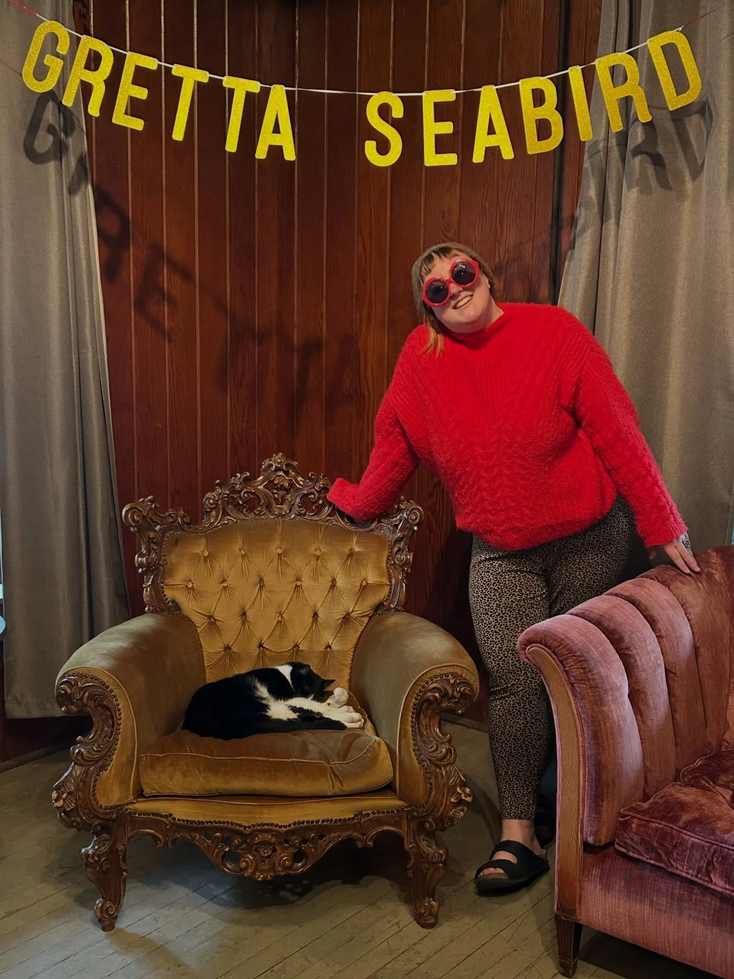 Mr. Meatball has an announcement 🐾

Come see Gretta Seabird tomorrow night in the lodge living room.
Live music, cozy vibes, and it&rsquo;s FREE. 8pm

Feeling spontaneous? Take a last-minute trip to the coast and catch the show. We&rsquo;re offering
