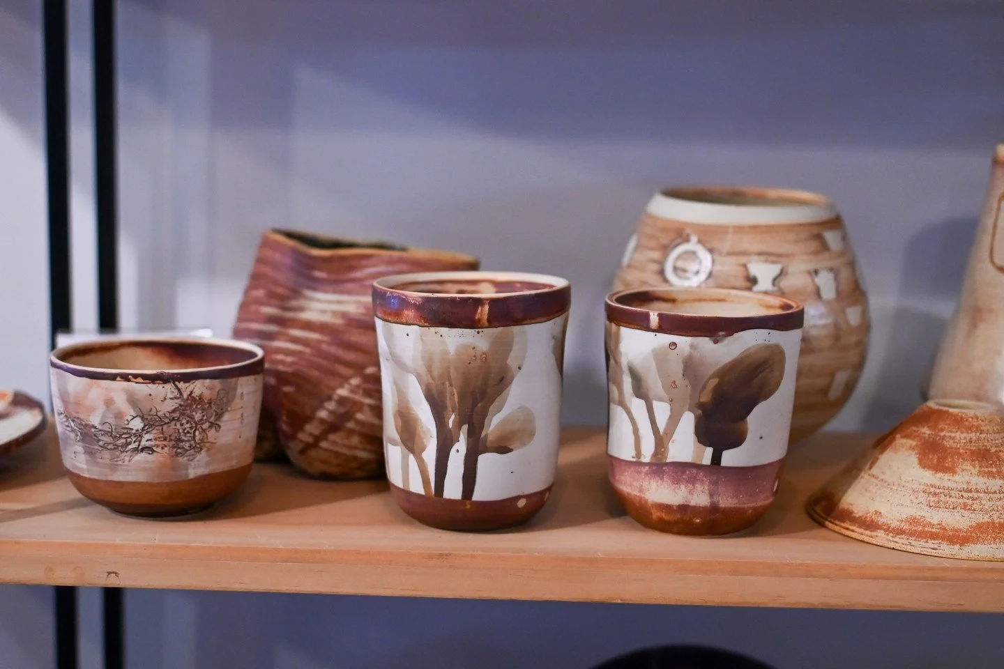 Spring is in the air! 

Join us at Ilwaco Cider Co. Spring Night Markets on Friday, March 27 and Friday, April 3, from 5-8 PM at 116 Spruce St E, Ilwaco, WA

Browse ceramics from @ilwacoartworks members and other local ceramic artists, along with han