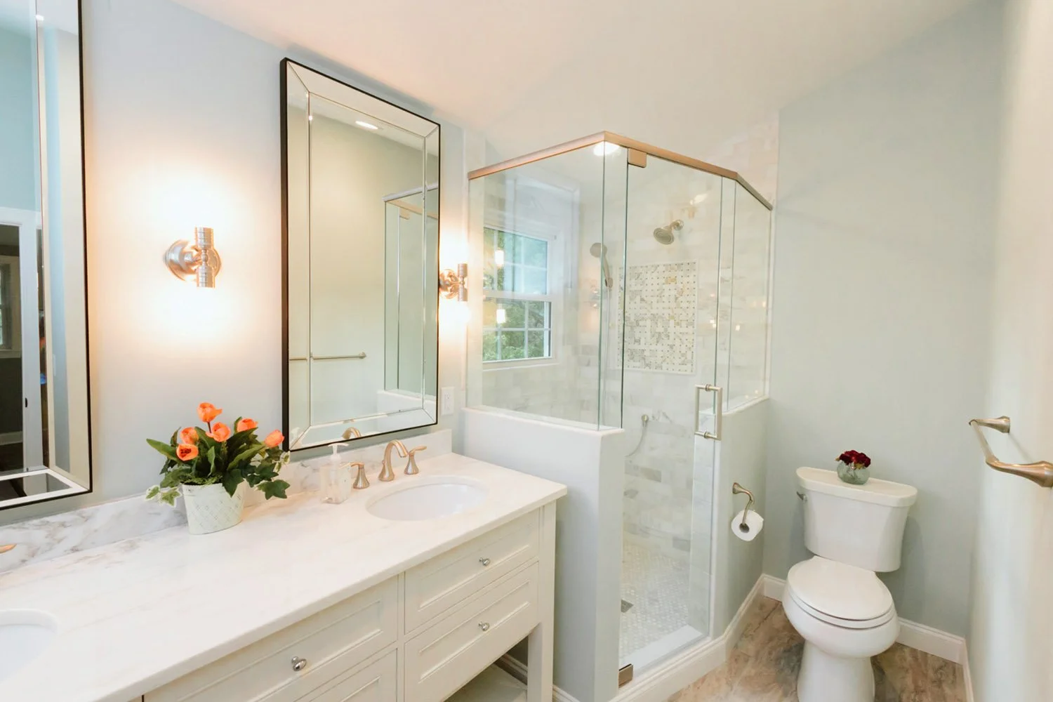 Upstairs Master Bath.jpg