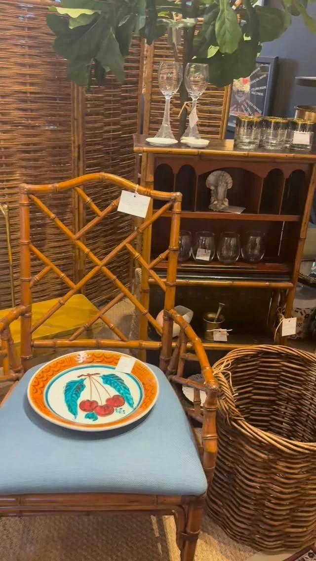 Come take a Sunday stroll through vintage heaven