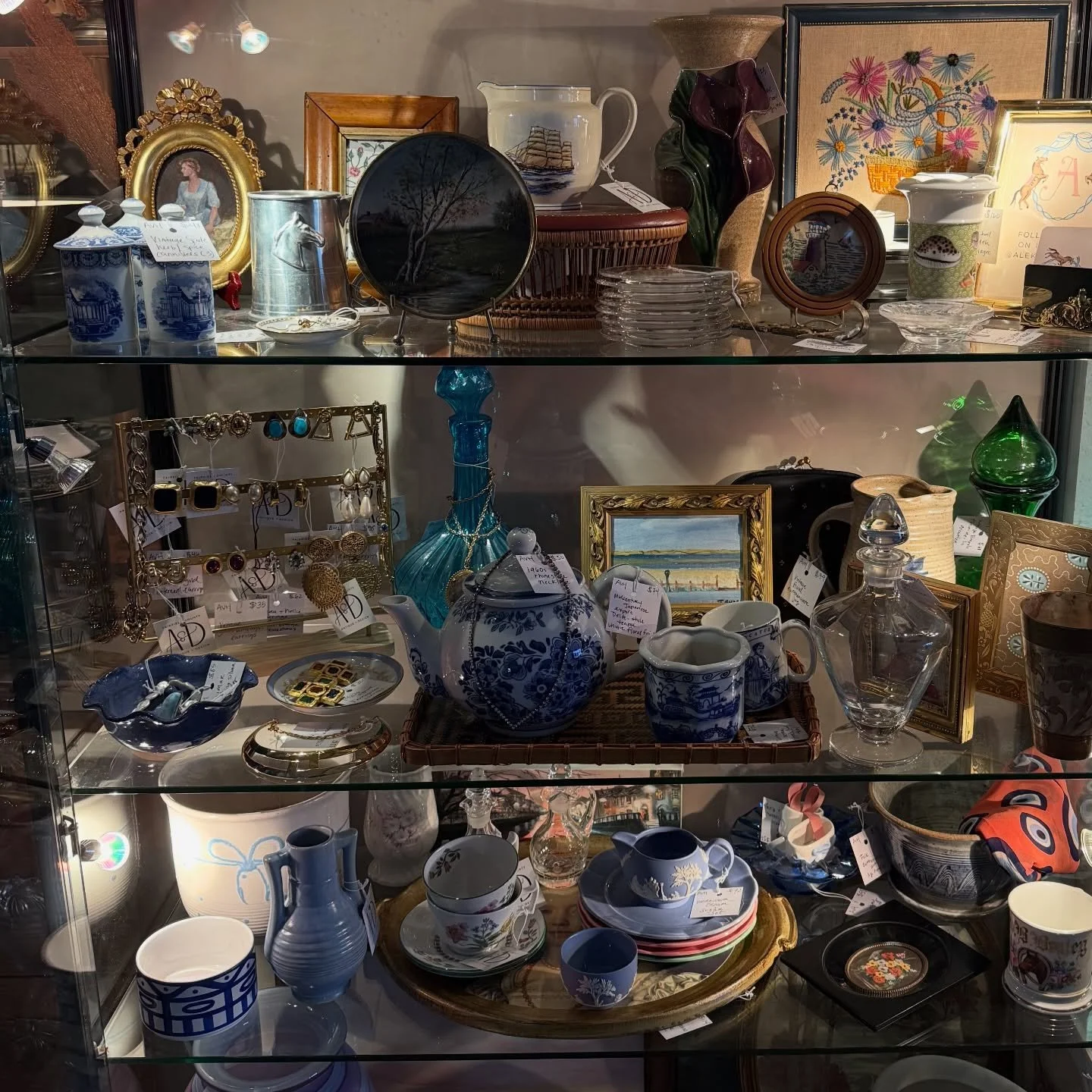 Swipe for a closer look at some swoon-worthy moments.