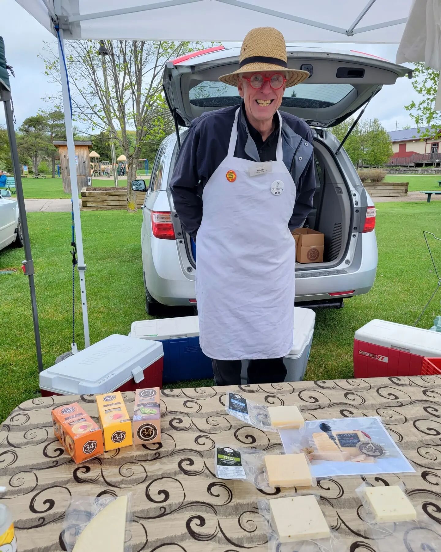 Cheese? YES PLEASE! This is Pieter, he sells cheese at the Haliburton Farmers' Market on Tuesdays! And it's the best goat and sheep cheese ever!
.
.
.
#eatcheese #cheeseplease #myfarmersmarket #myhaliburtonhighlands #eatlocalthinkglobal #tuesdaysaref