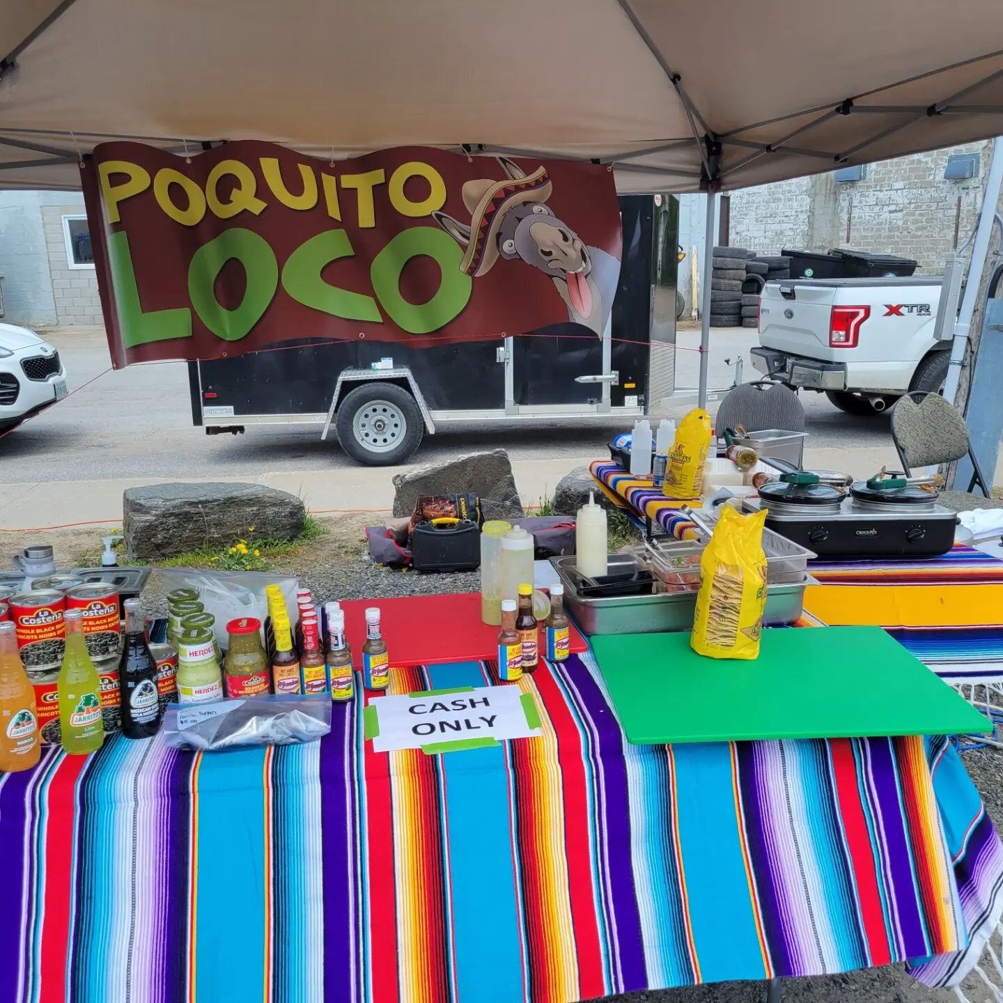 The Minden Farmers' Market now has tacos! Come and get some from 10-2 in downtown Minden corner of prince and milne st.--you won't be sorry! @poquito.loco.hali 
.
.
.
.
#eatlocal #tacos #forever #pollo #beans #vegetarian #buycloseby #supportsmallbusi