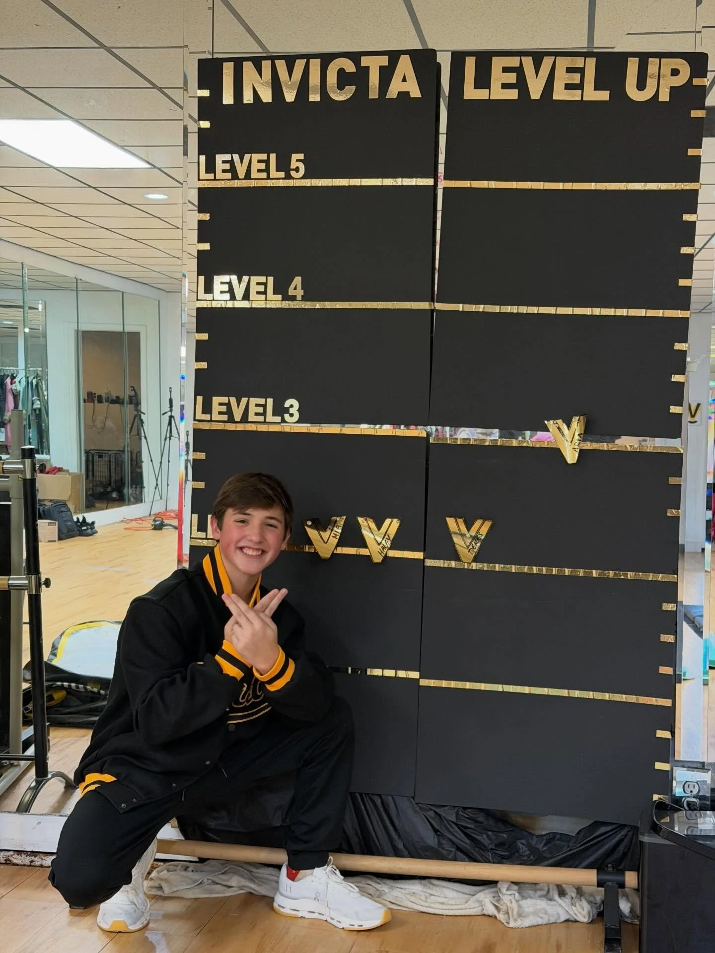 Another LEVEL UP in the House! 

After just 1 year of training with Invicta and no prior dance experience Dekes has excelled leaps and bounds above what someone expects. 

Clean double and triple pirouettes. High kicks. 

Splits and working leg holds