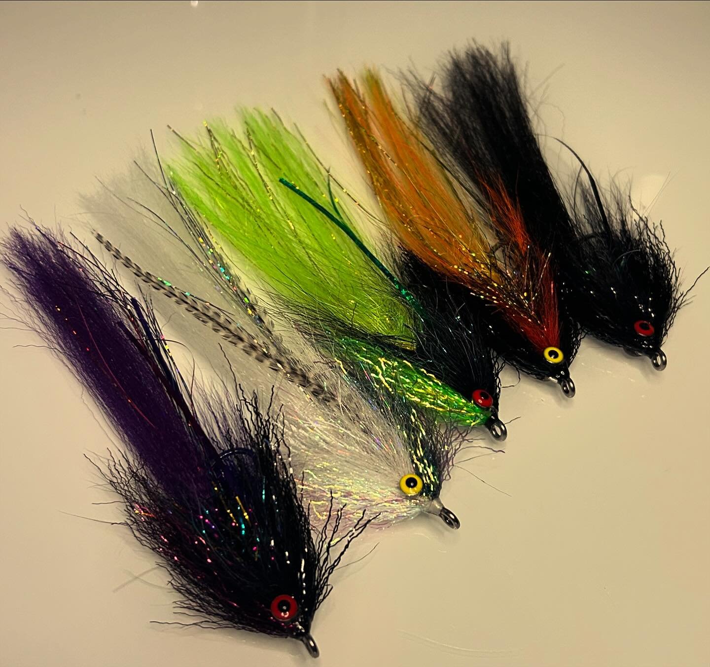 Updated inverted Kingfisher Clousers! Very similar design and colors to the previous clouser but with the new #6/0 @ahrexhooks SA258 Bendback hook to keep the fly hook inverted. Adding an awesome purple colorway to the line too! 

Stoked on this upda