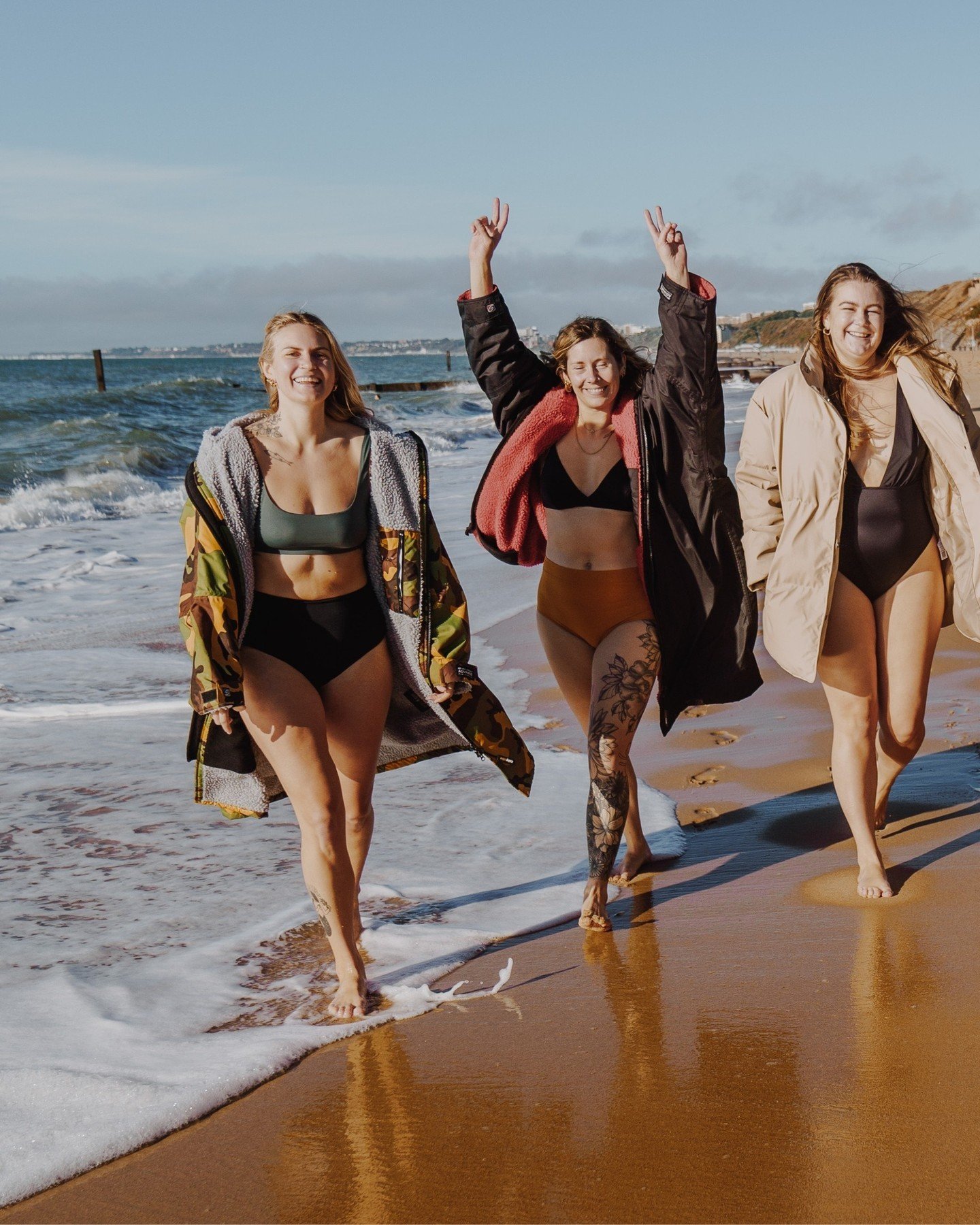 Introducing @atdawnswim, a place for women to find a deeper connection to themselves, each other, and the ocean. Their retreats and events offer up a sanctuary for nourishing the mind, body, and soul. Founders @emhuckstep and @elissacdavies live and 
