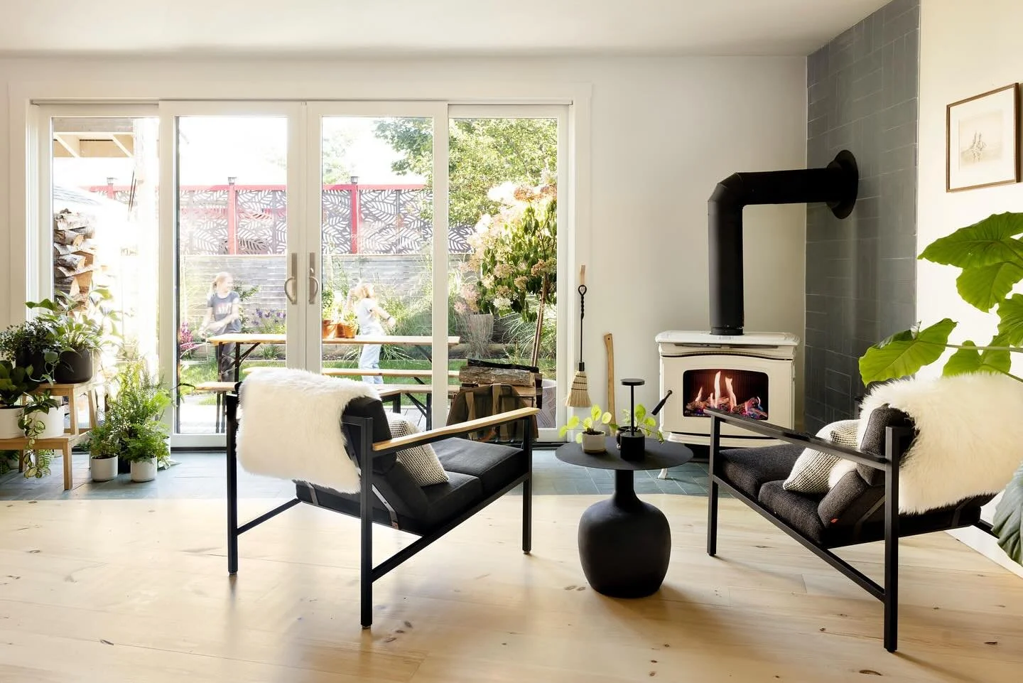 Bringing you cozy vibes today! #hayrunner #designbuild #construction #heidikirn 

Photo by @heidikirn