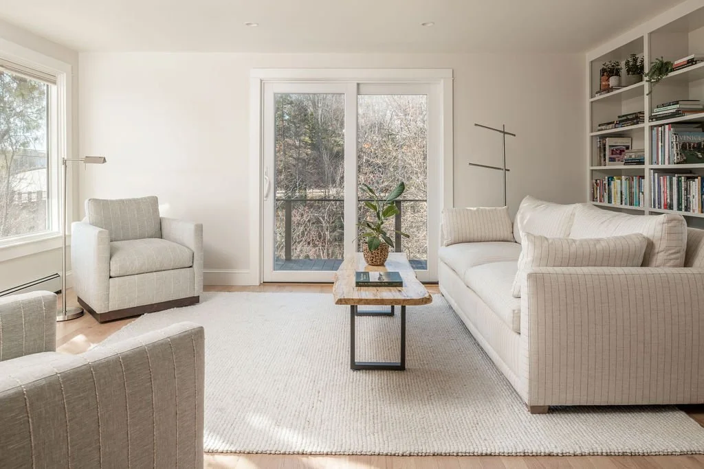 livingroom-remodel-ideals-maine-mid-coast-PMorneau_HR_4.jpg