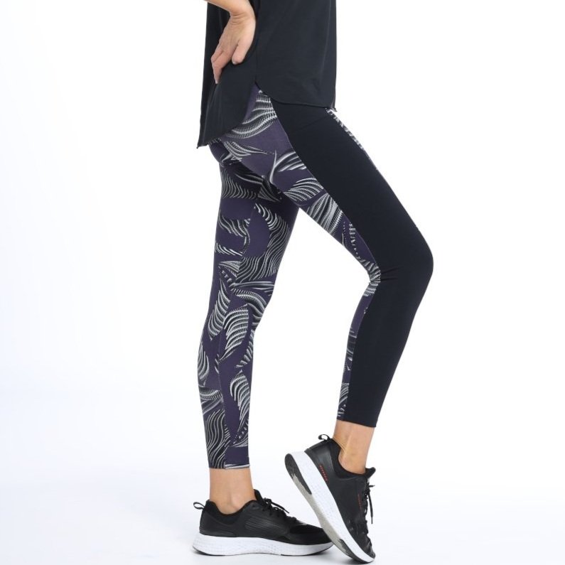 padel-leggings-paddle-tennis-pipa-lila-schwarz-model.jpg