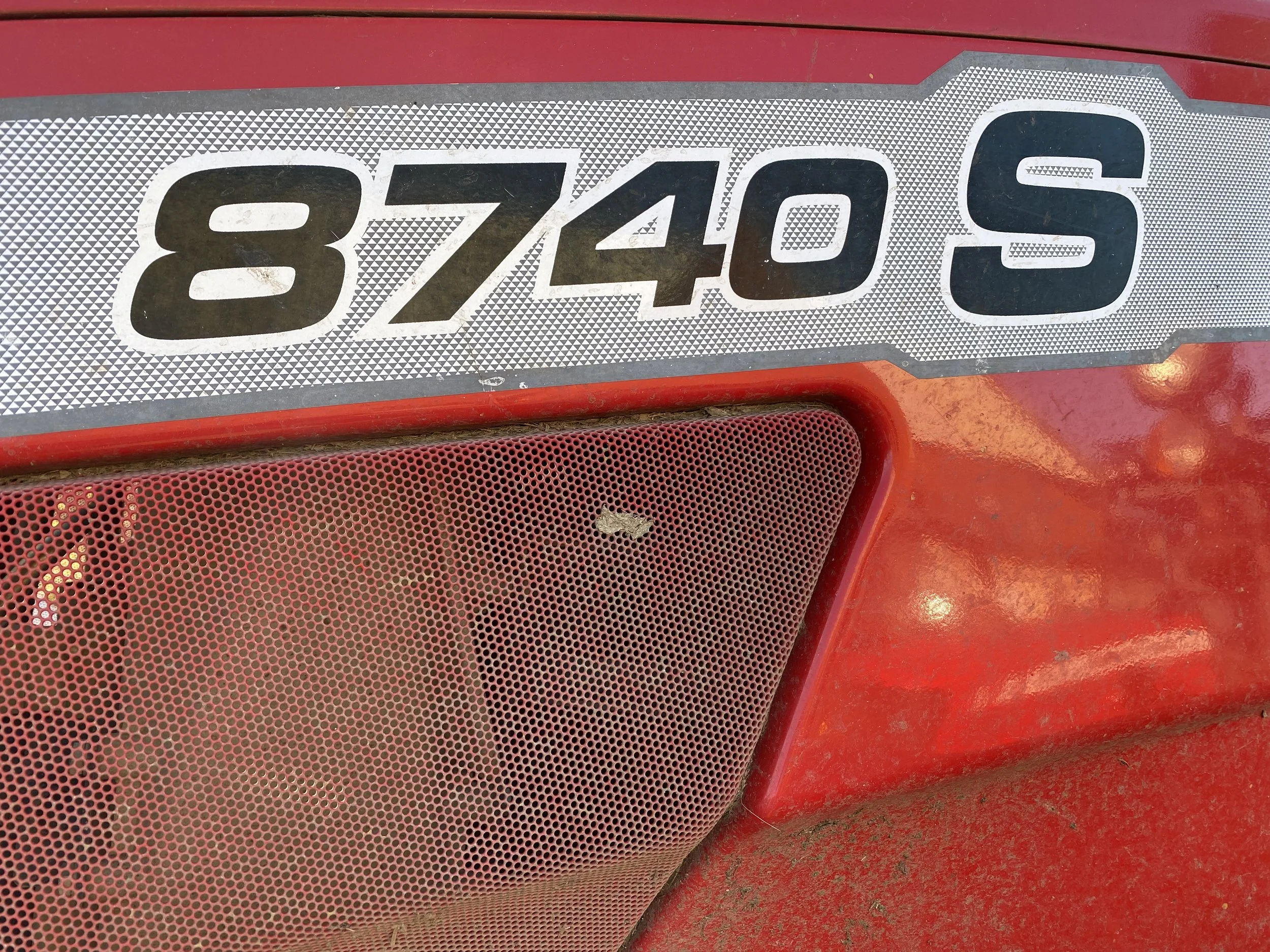 Massey Ferguson 8740S Dyna VT.jpeg