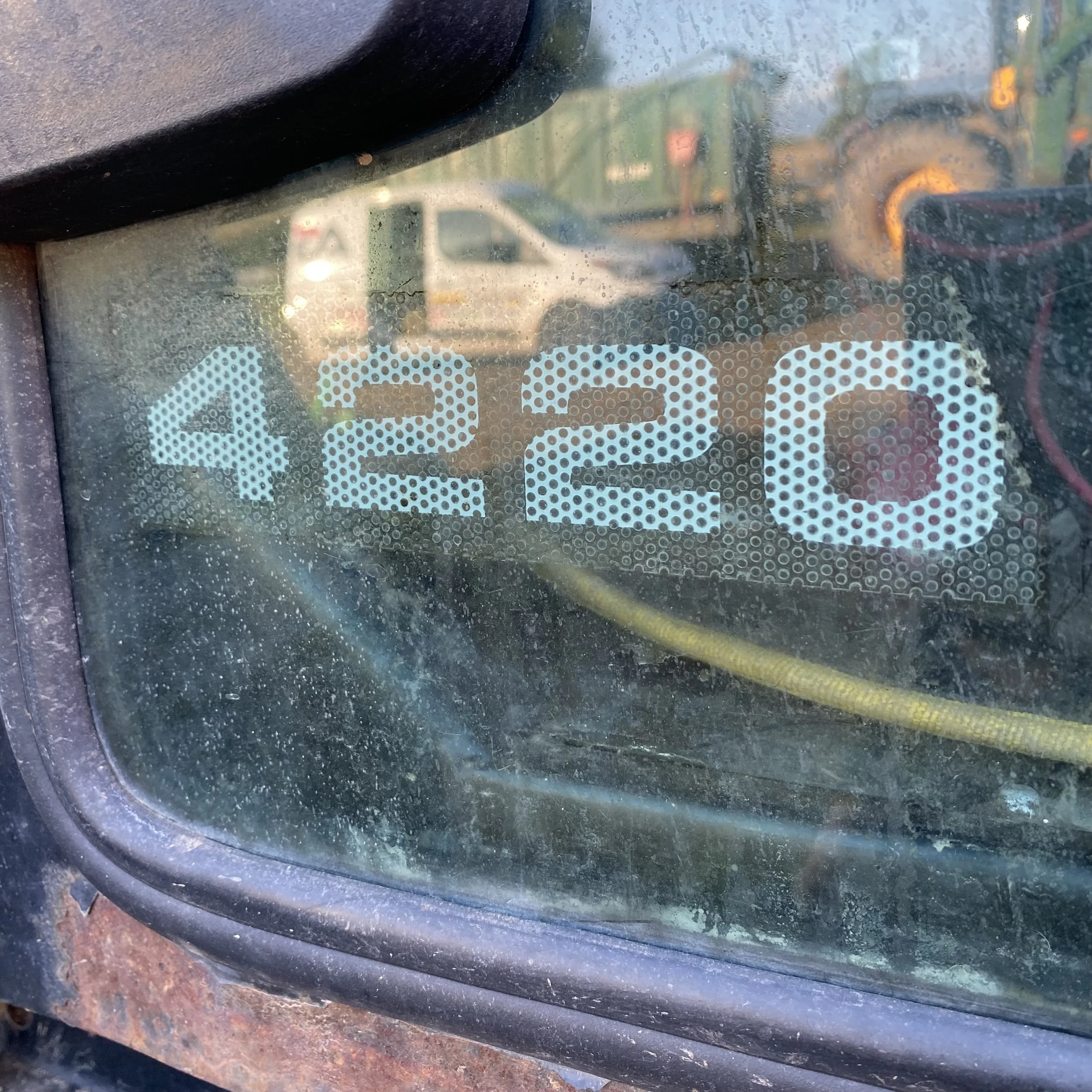 JCB Fastrac CVT 4220.jpeg