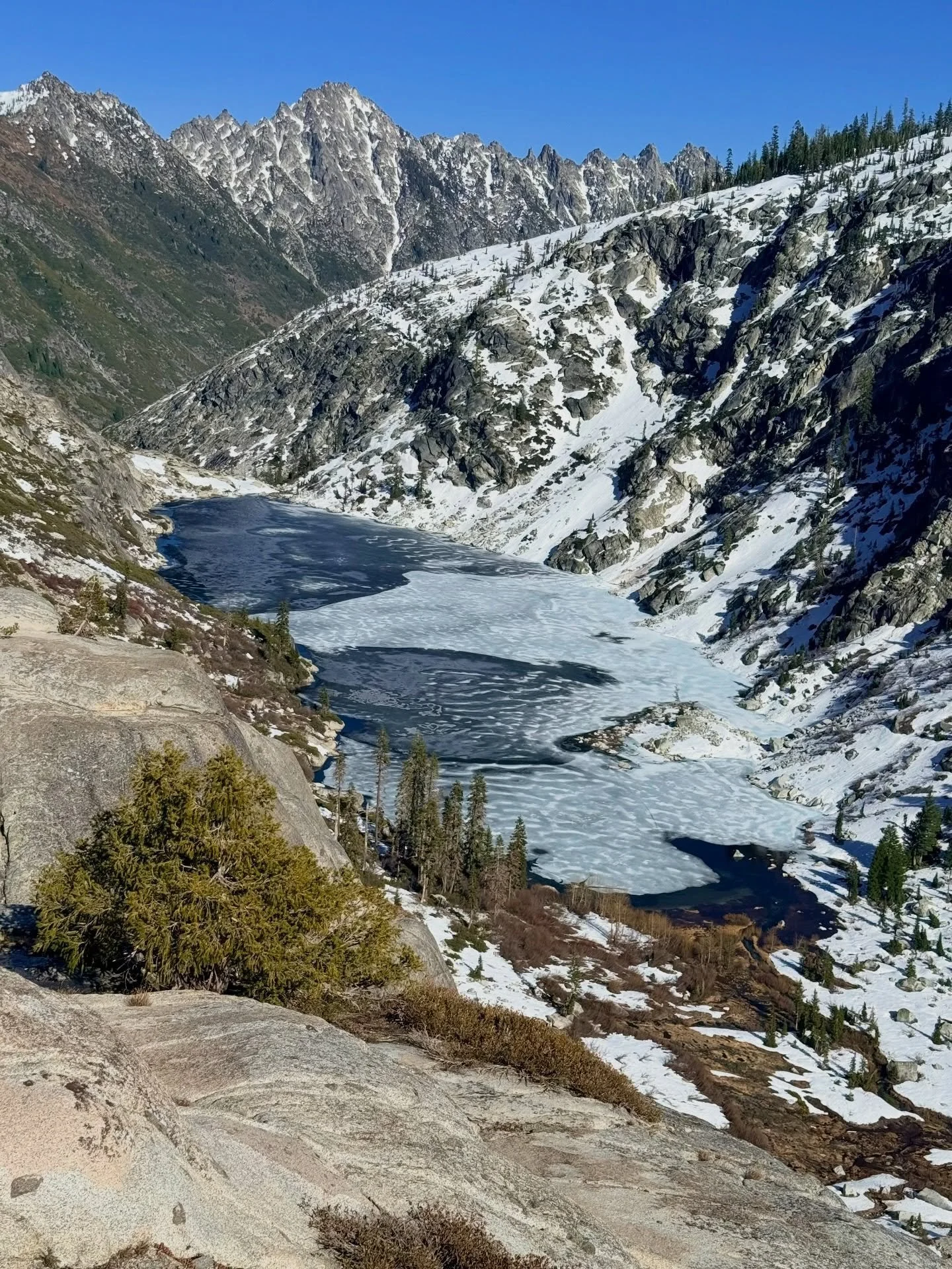 Trinity Alps!

#TrinityAlpsWilderness #NaturalHealing #GetOutside #SiskiyouSungrown #GiveThanks