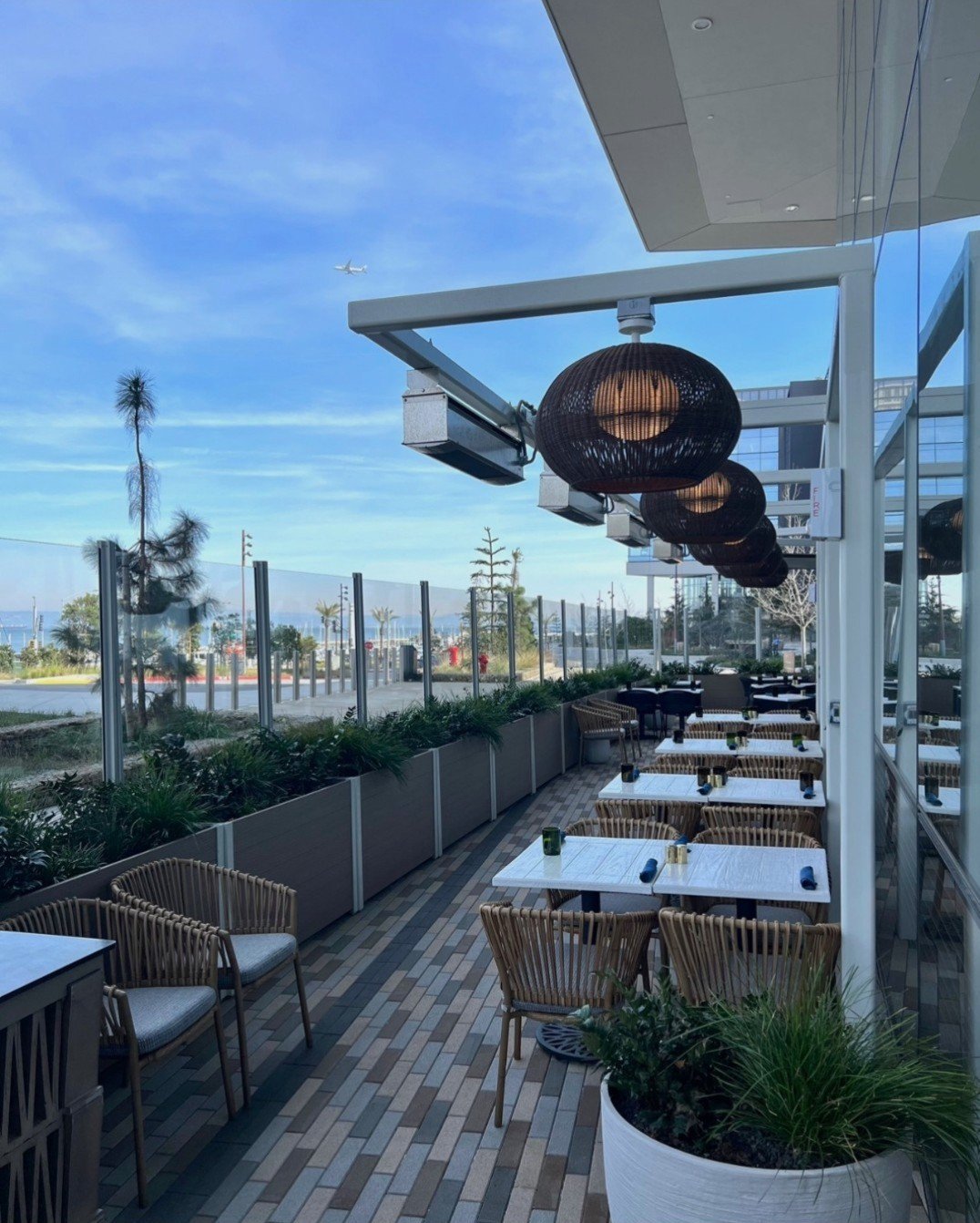 Spring is a time to get excited for the future, hopeful for good times to come and to start enjoying the warm weather at the Anecdote patio 😍🌞🌻 Did you know we also have a beautiful marina view? 

#southsanfrancisco #southcity #dalycity #sffoodie 