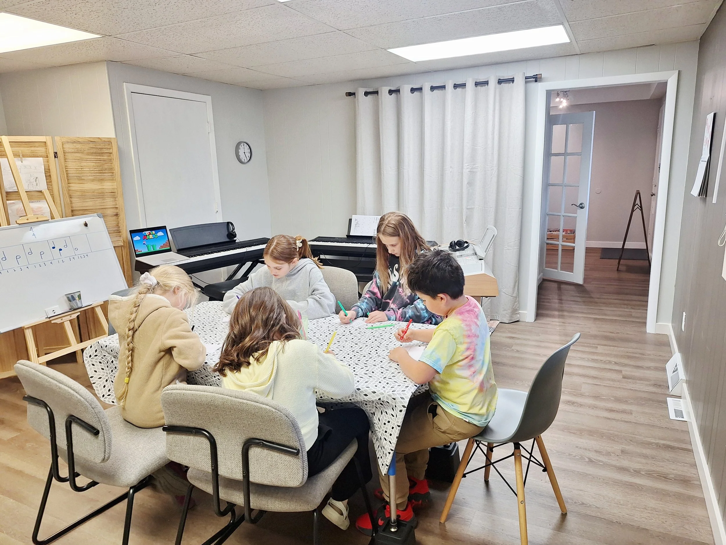 Small Group Piano Class