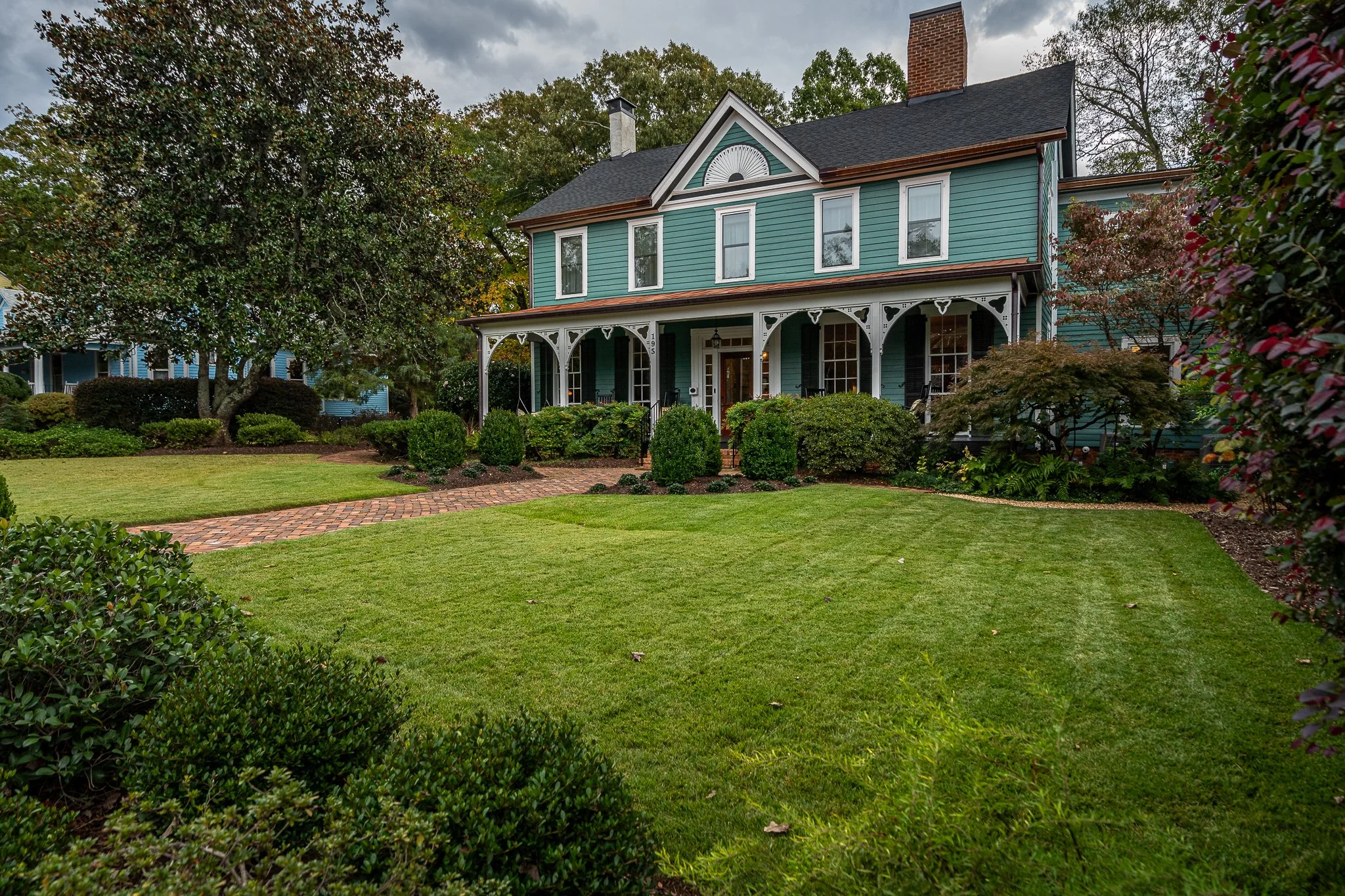 195 Henderson Ave (3).jpg