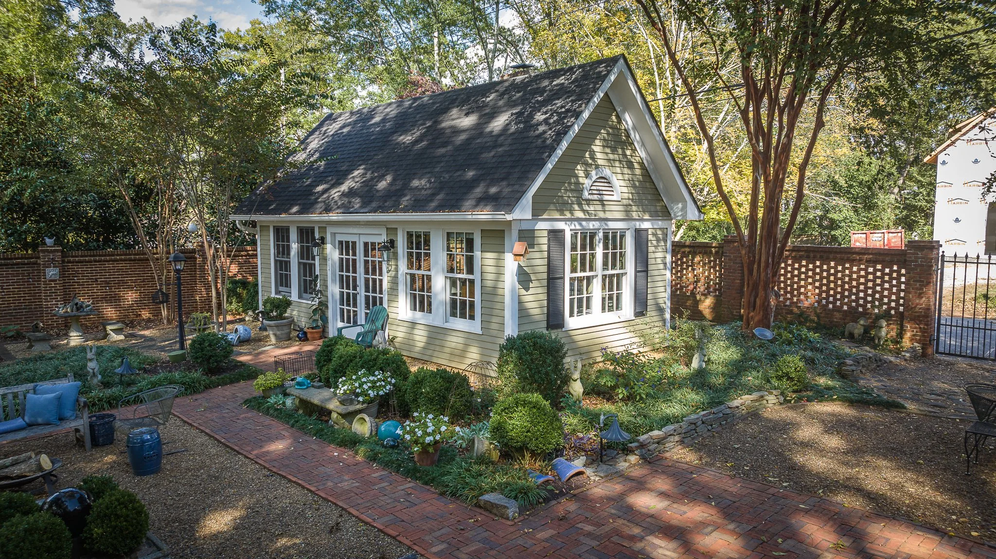 228 Henderson Ave (13).jpg