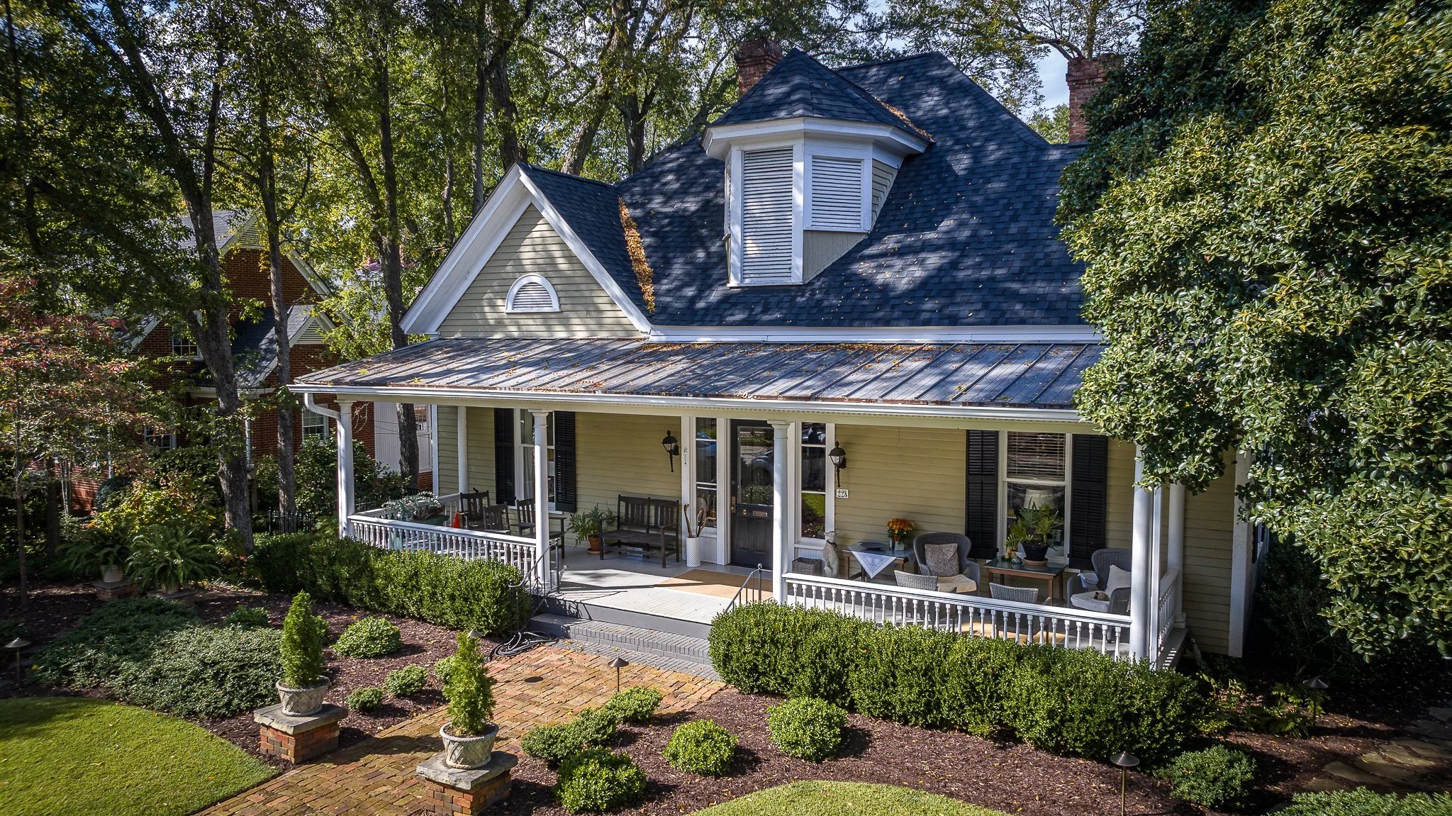 228 Henderson Ave (9).jpg