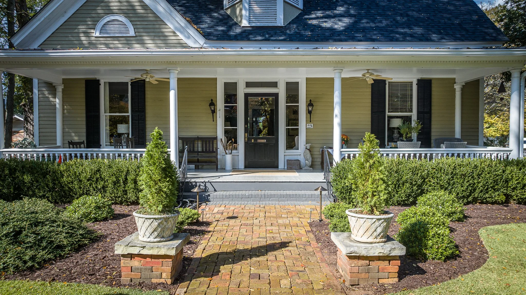 228 Henderson Ave (12).jpg