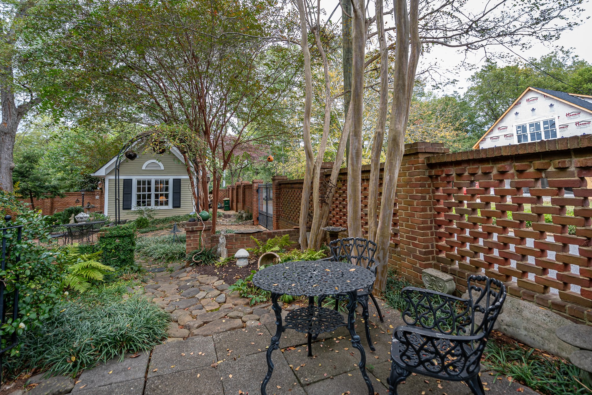 228 Henderson Ave (7).jpg