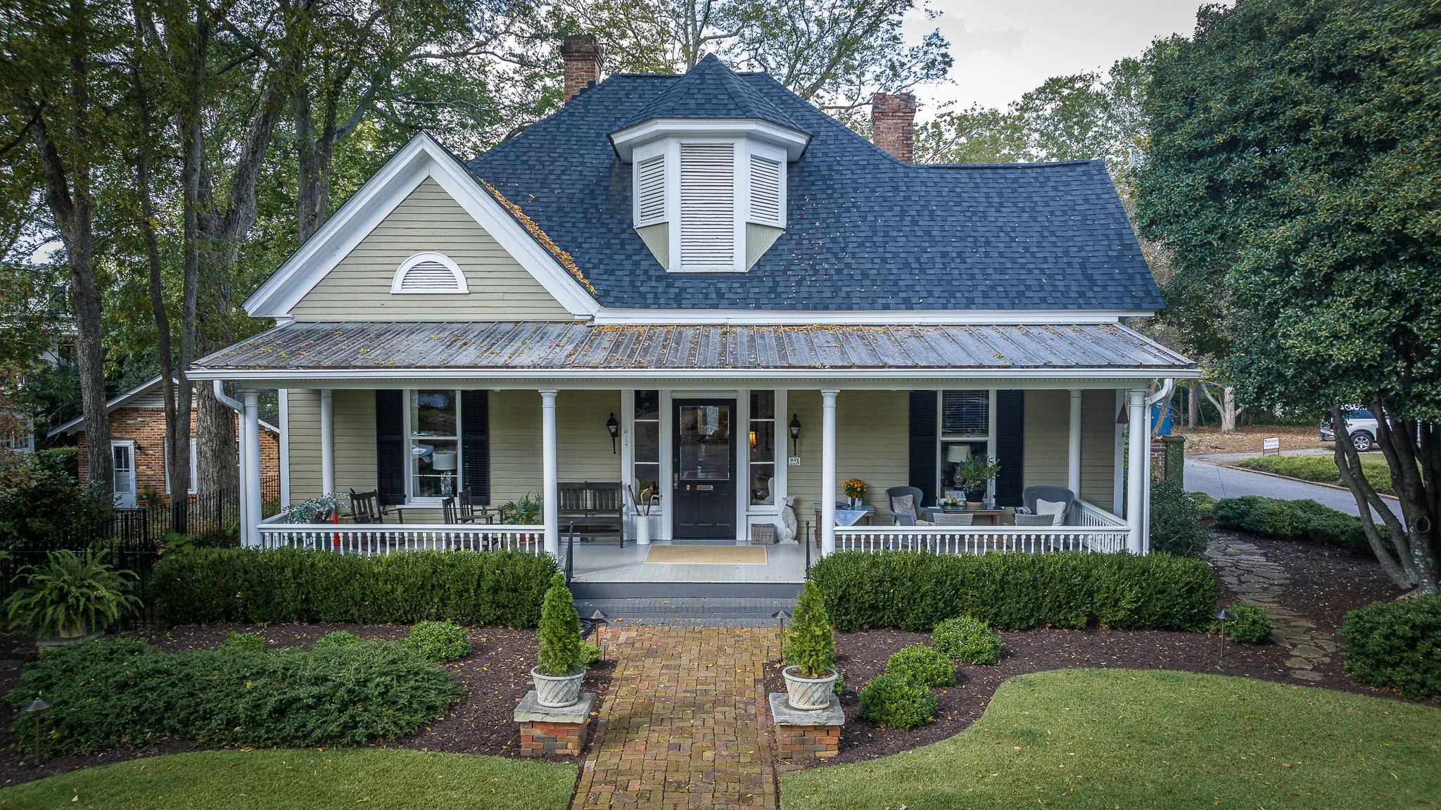 228 Henderson Ave (8).jpg