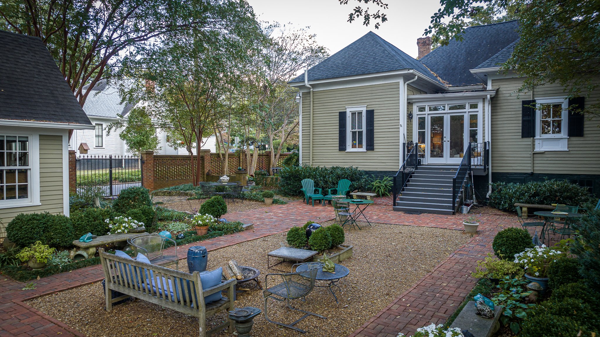 228 Henderson Ave (17).jpg