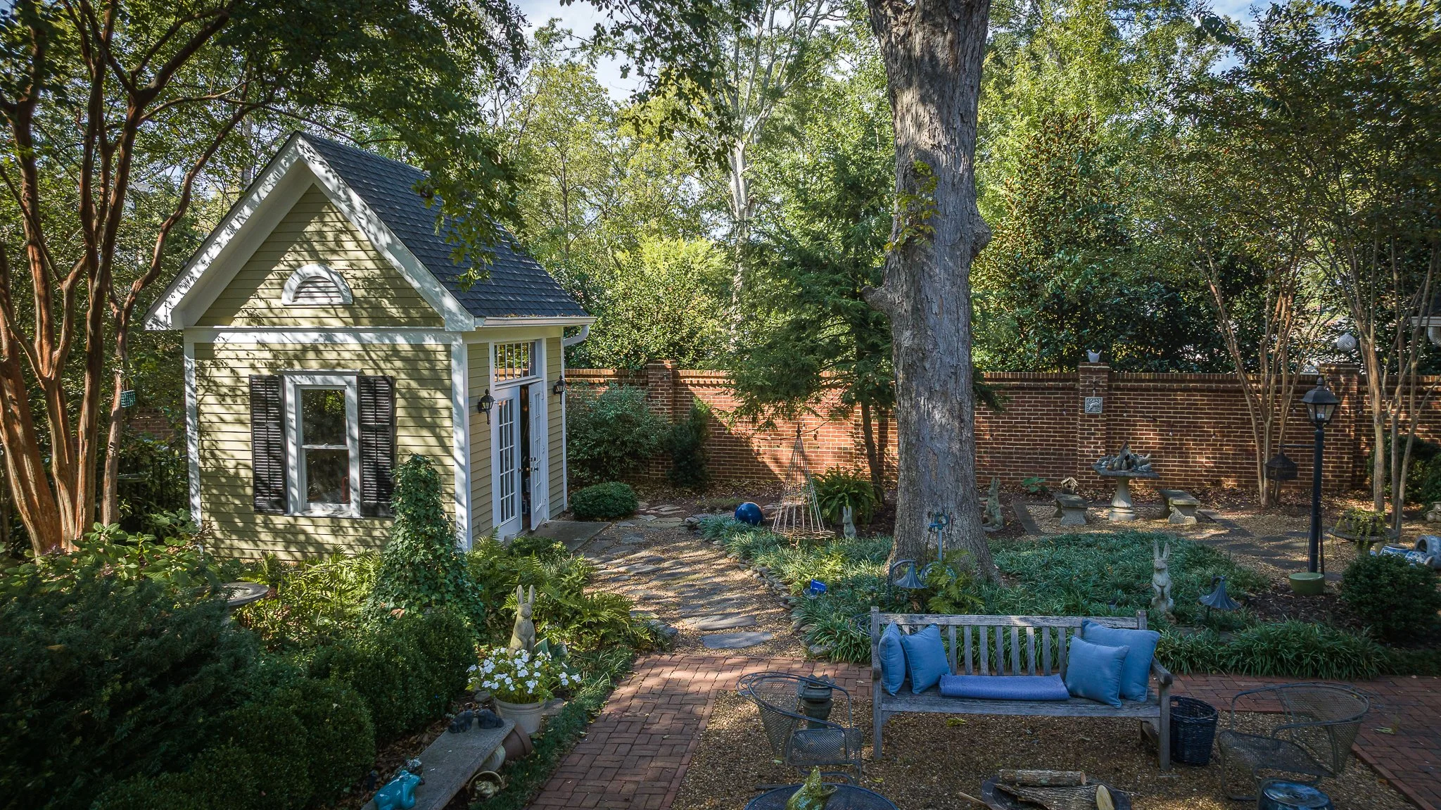 228 Henderson Ave (14).jpg